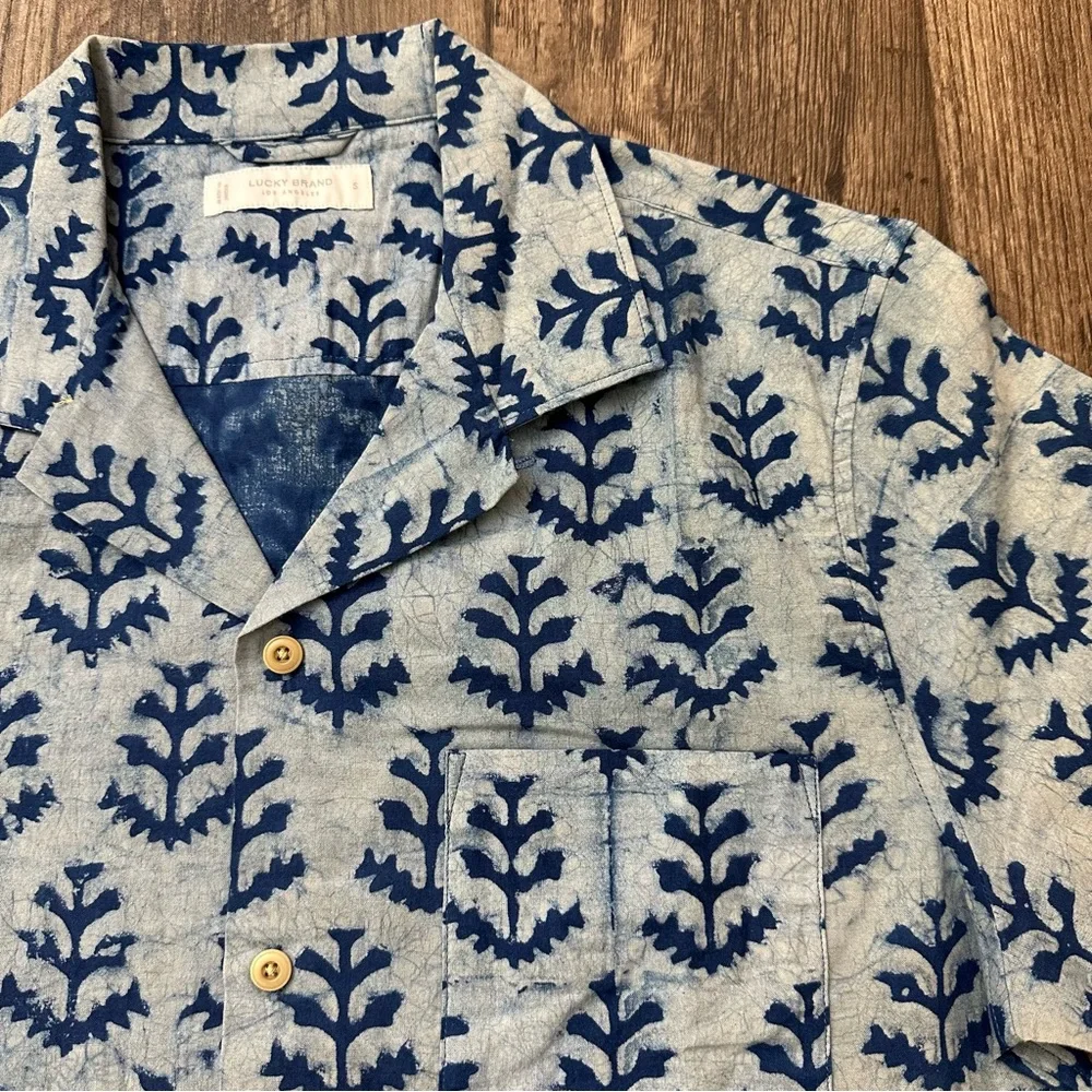 Lucky Brand Leaf Print Button Up Cotton Shirt Men’s Size S Blue Indigo
